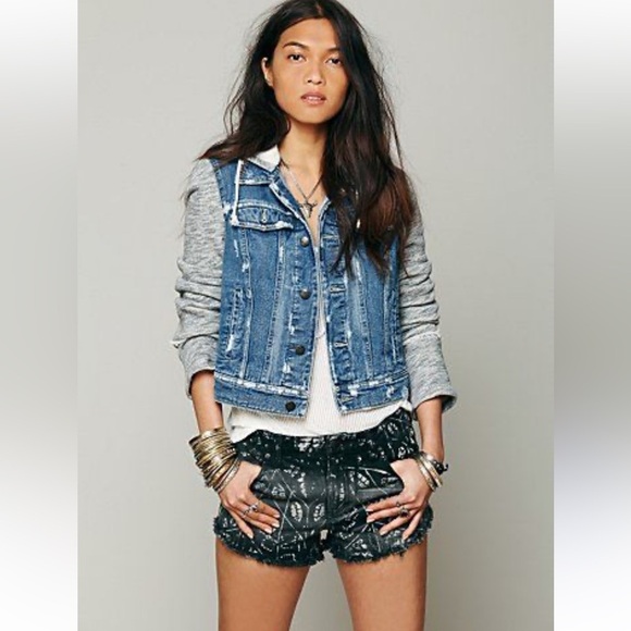 Free People FP We The free Women’s Knit Hoodie Distressed Denim Jacket Navy Sz S - Picture 14 of 17